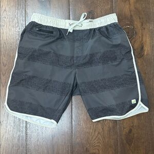 Vuori Banks Shorts. 8” Unlined Men’s Athletic Shorts. Large. Very Good Condition